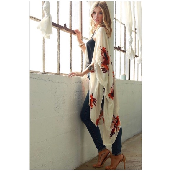 Ivory Floral Open Shawl Wrap Top - Picture 2 of 5